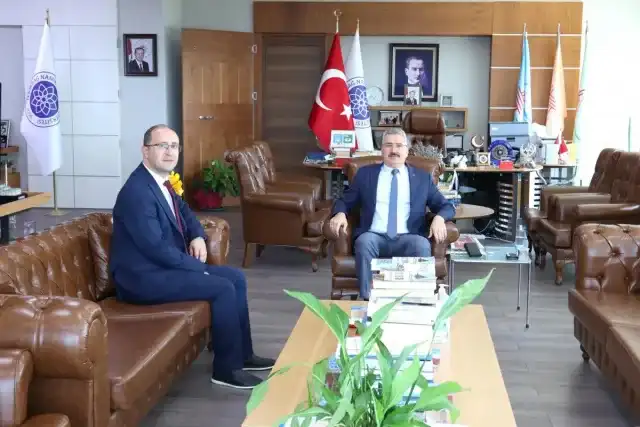 ÜNİVERSİTEMİZ REKTÖRÜNE ZİYARET